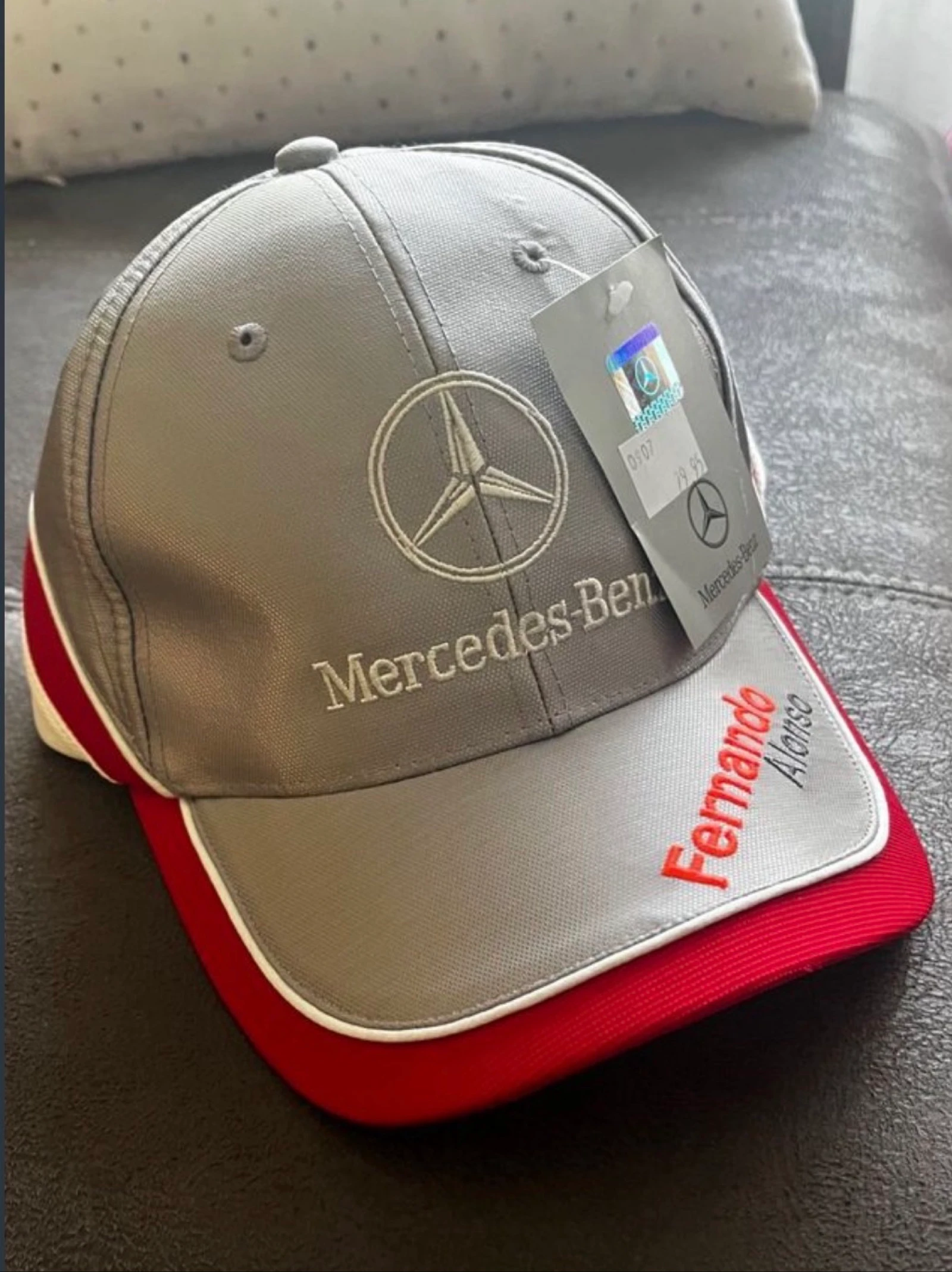 gorra oficial de Mercedes-Benz de Fernando Alonso de la temporada 2007